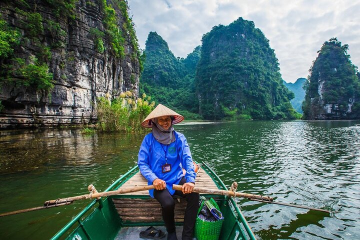 Ninh Binh Luxury 1 Day Tour with Small Group of 12 from Hanoi