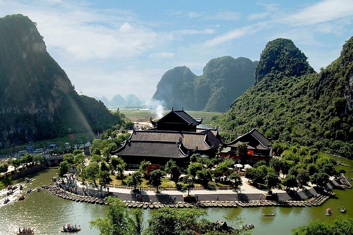 Ninh Binh Luxury 1 Day Tour with Small Group of 12 from Hanoi