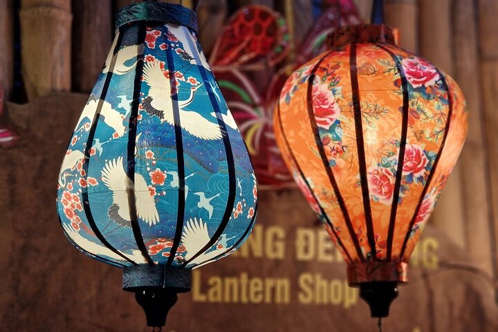Hoi An Adventure: Bamboo Boat Excursion & Lantern Crafting