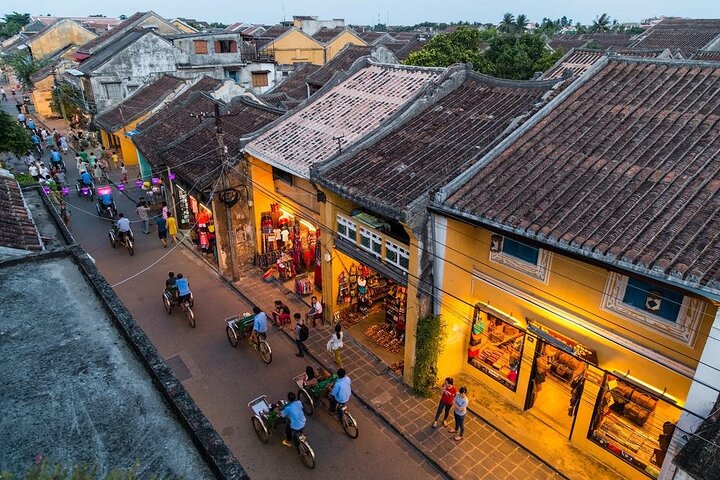 Private Boat Ride, Night Market, and Walking Tour in Hoi An