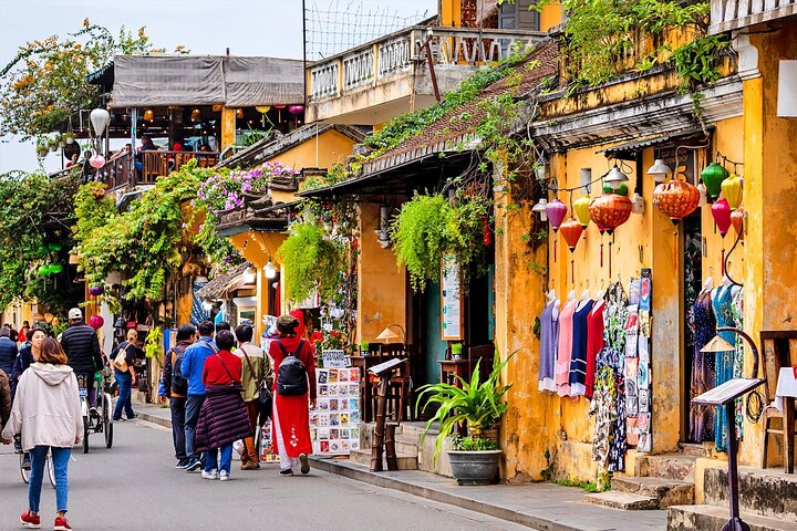 Hoi An Boat Ride & Lantern Release Private Tour from Da Nang