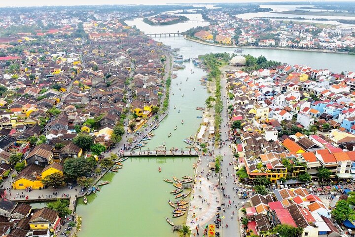 Hoi An Boat Ride & Lantern Release Private Tour from Da Nang