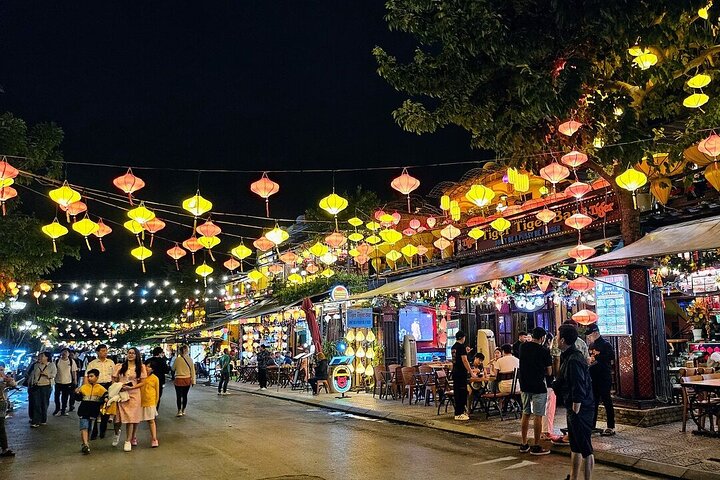 Hoi An Boat Ride & Lantern Release Private Tour from Da Nang