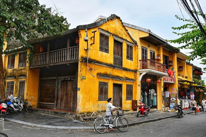 Hoi An Boat Ride & Lantern Release Private Tour from Da Nang