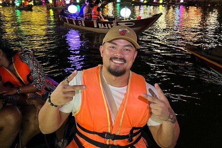 Hoi An Boat Ride & Lantern Release Private Tour from Da Nang
