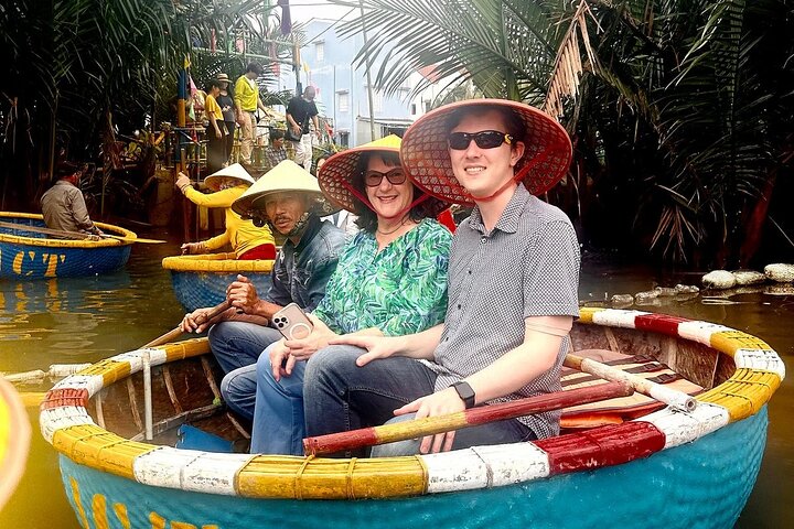 Hoi An Coconut Adventure: Basket Boat & Cooking Experience