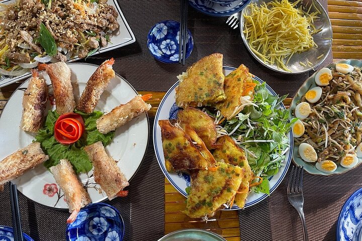 Hoi An Coconut Adventure: Basket Boat & Cooking Experience