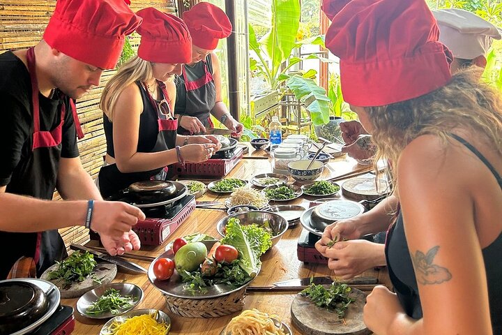 Hoi An Coconut Adventure: Basket Boat & Cooking Experience