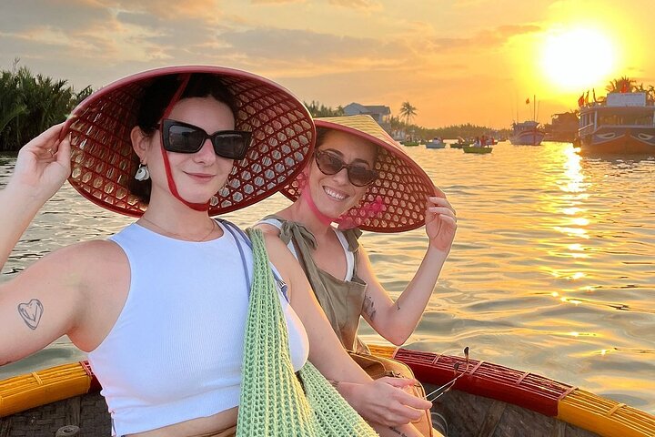 Hoi An Coconut Adventure: Basket Boat & Cooking Experience