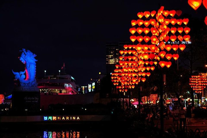 Hoi An: DA NANG SPARKLING NIGHT CRUISE EXPERIENCE