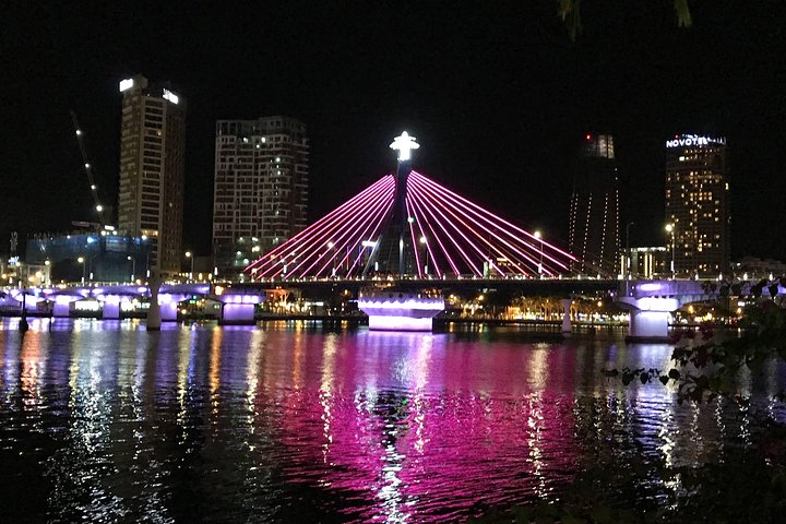 Hoi An: DA NANG SPARKLING NIGHT CRUISE EXPERIENCE