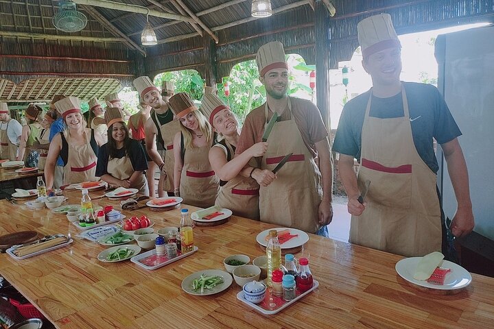Hoi An Eco Cooking Class(Local Market, Basket Boat, COOKING)