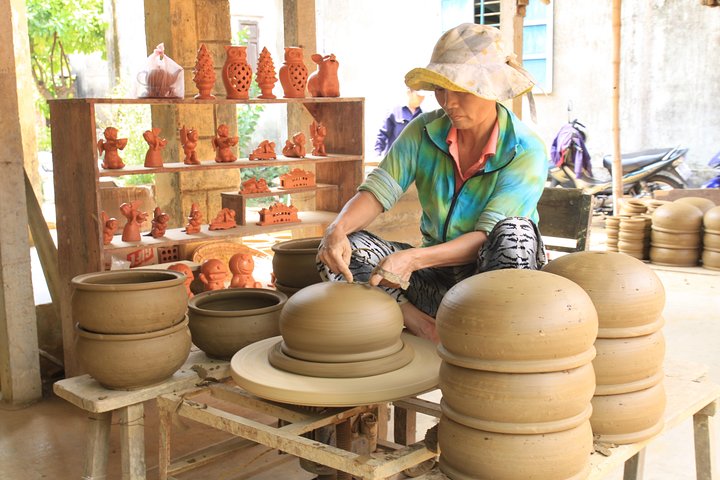 Hoi An: HOI AN CRAFT VILLAGES AND LANTERN MAKING TOUR