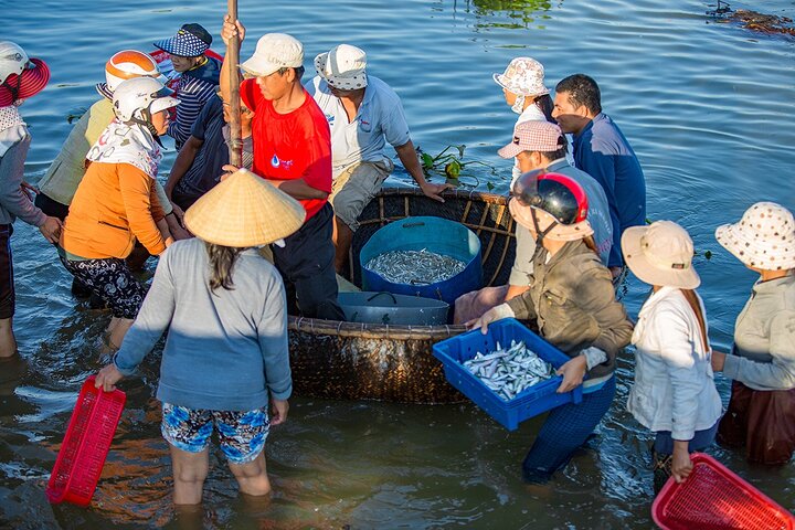 Hoi An: HOI AN SCENIC RIVER CRUISE AND VILLAGE TOUR