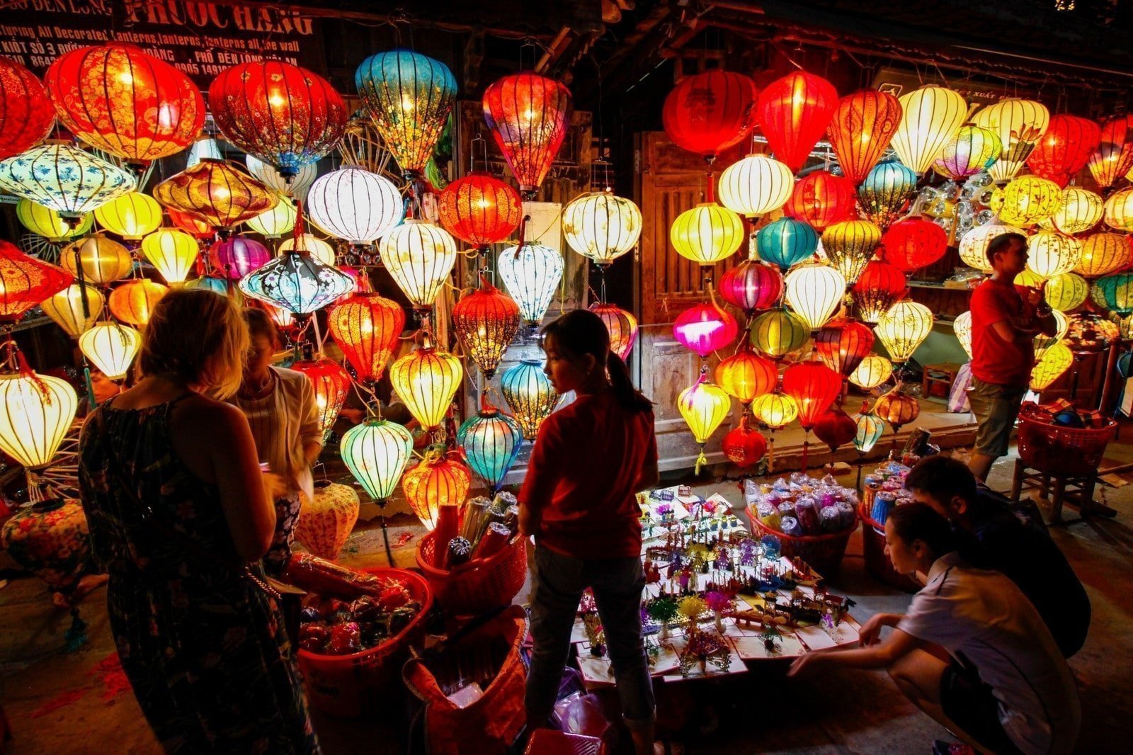 Hoian Town Tour With Basket Boat & Lantern Release From Hoian