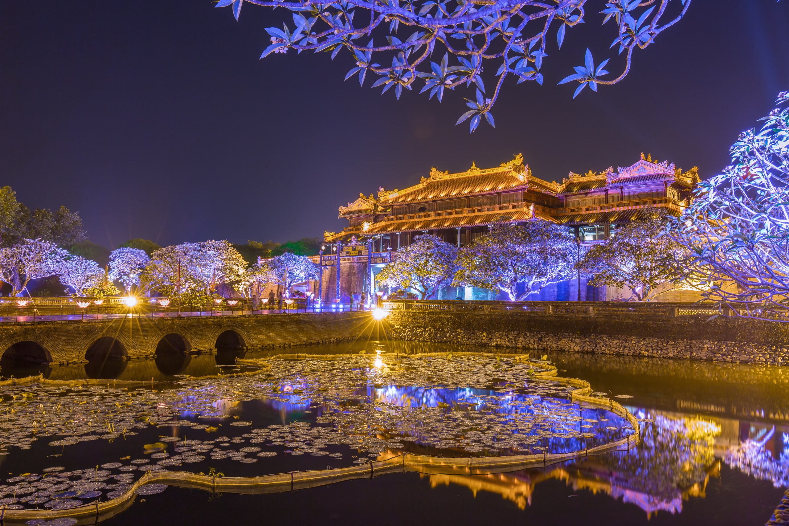 HUE NIGHT DRAGON BOAT CRUISE EXPERIENCE