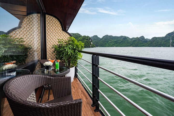 La Casta Cruise - Luxury 5 Star Cruise 2 Days Tour to Halong Bay–Lan Ha Bay