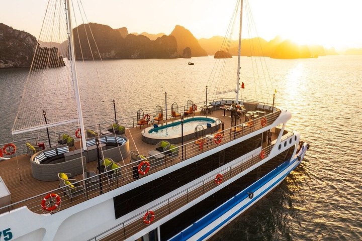 La Casta Cruise - Luxury Day Tour in Halong Bay (Expressway- Limousine)