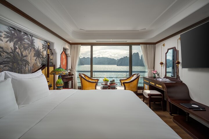 L’amour Cruise 2-Day 1-Night Ha Long Bay Scenic Luxury Tour