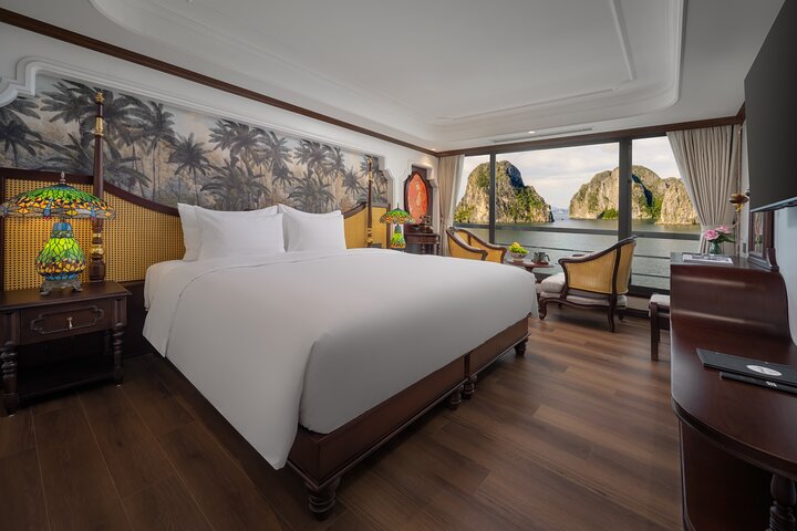 L’amour Cruise 2-Day 1-Night Ha Long Bay Scenic Luxury Tour
