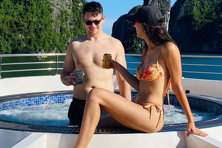 Lan Ha Bay Luxury Day Cruise: Kayaking, Biking, avoid the crowds