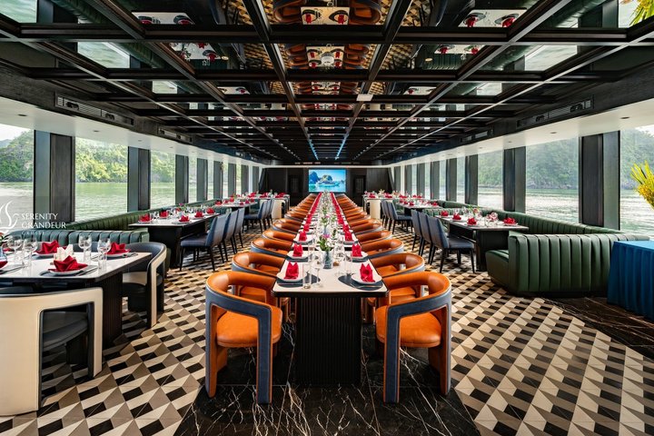 Lan Ha Bay Luxury Day Cruise with Savory Lunch from Cat Ba Island