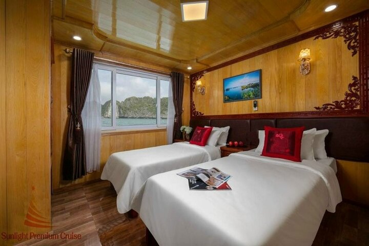 LAN HA BAY OVERNIGHT CRUISE (Less Tourist Area, Meals+Bike+Kayak)