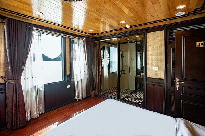 LAN HA BAY OVERNIGHT CRUISE (Less Tourist Area, Meals+Bike+Kayak)