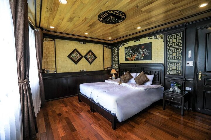 LAN HA BAY OVERNIGHT CRUISE (Less Tourist Area, Meals+Bike+Kayak)