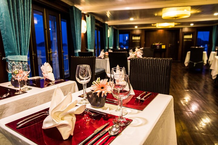 Le Journey Premium Cruise Halong Bay Luxury Boutique 2 Day Cruise
