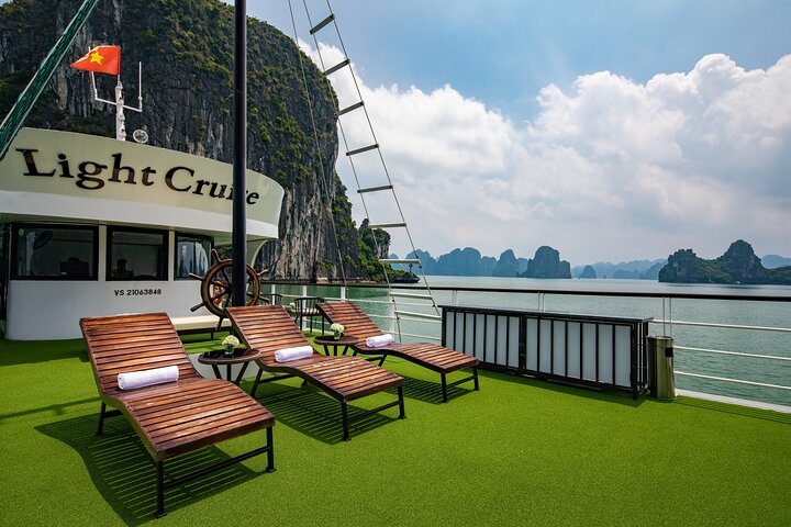 Light Cruise - Luxury Halong Day Cruise ( Limousine - Expressway - Small Group)