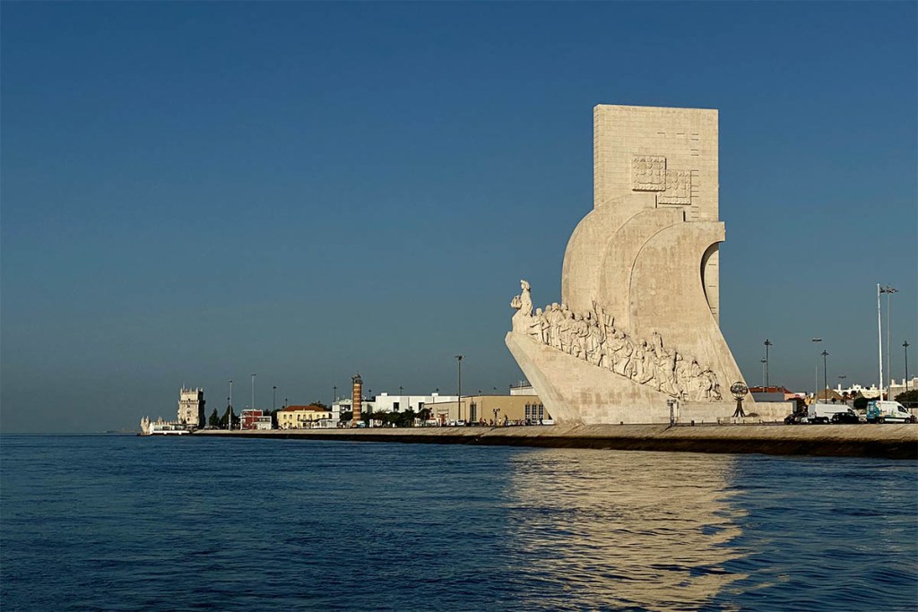 Lisbon: Private Sunset Sailing Tour