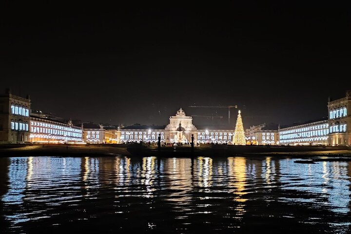 Lisbon Small Group 2-Hour Night Sailing Tour with a welcome Drink