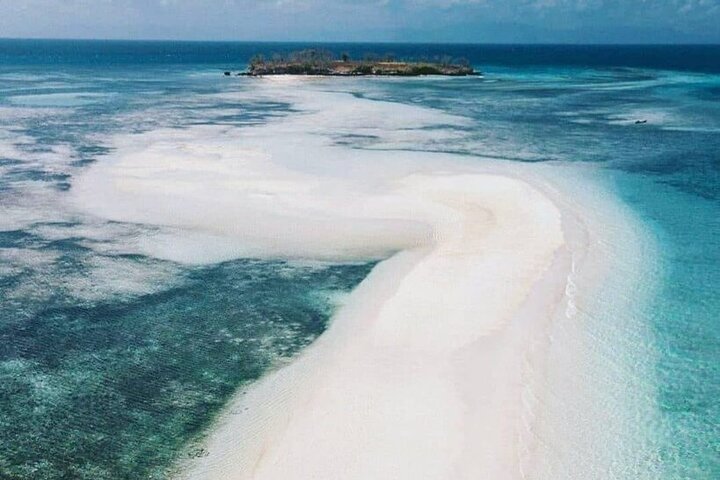 Lombok Pink Beach Boat Trip (Full Day + Snorkeling)