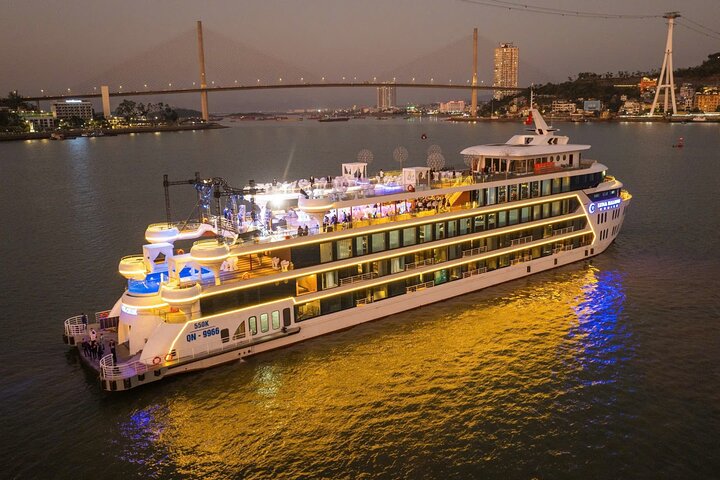 Luna Cruise: A Premium Luxury Day Cruise from Port to Halong Bay
