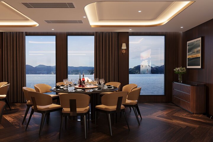 Luna Cruise: A Premium Luxury Day Cruise from Port to Halong Bay