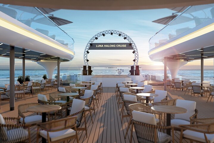 Luna Cruise: Top 5-Star Luxury Day Cruise from Port in Halong Bay