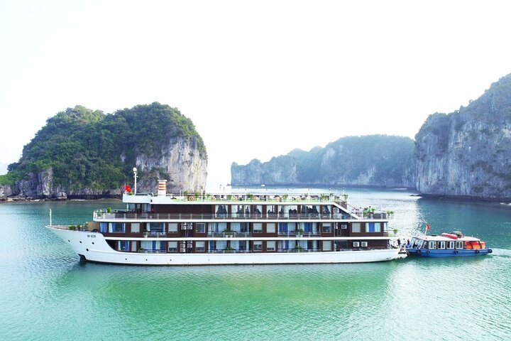 LUXURY 5 STAR CRUISE 2 Day 1 Night Visit Halong Bay & Lan Ha Bay