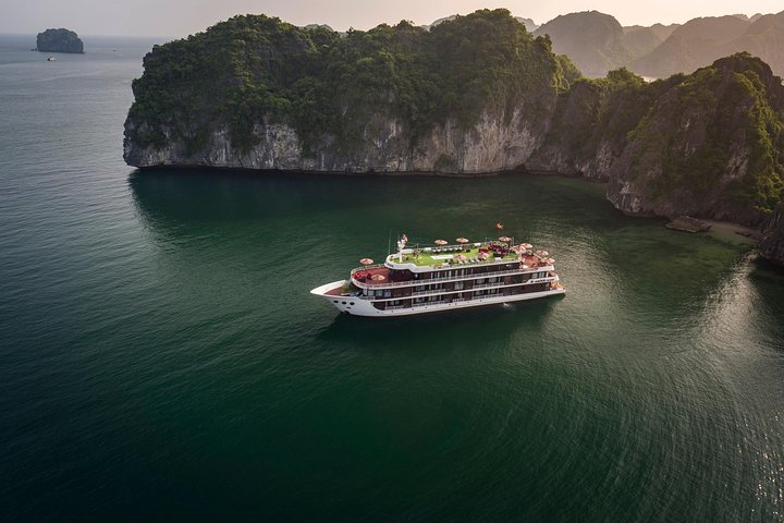 Dora Cruise -Luxury 5 Star in Ha Long Bay -Lan Ha Bay