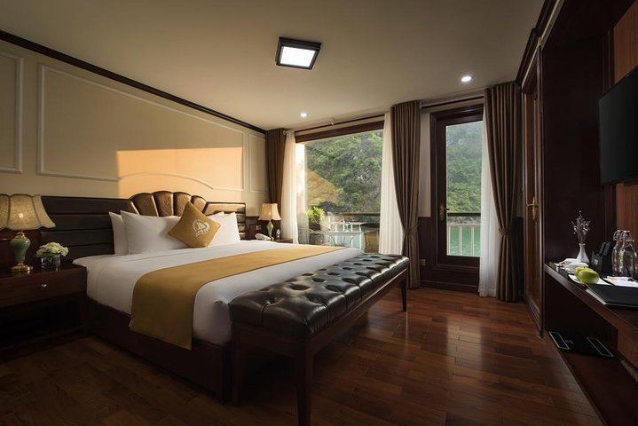 Luxury 5 Star Cruise 2 Days 1 Night Tour in Ha Long Bay-Lan Ha Bay