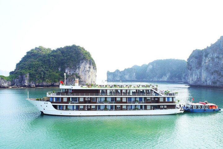 LUXURY 5 STAR CRUISE 3 Day 2 Night Visit Halong Bay & Lan Ha Bay