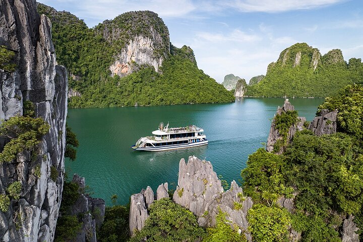 New 5-Star Apollo Cruise to Halong Bay from Hanoi with Buffet