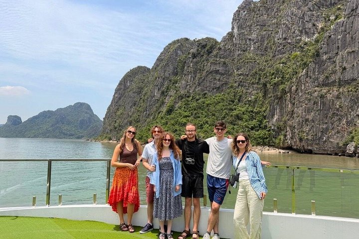 Luxury 5-Star Ha Long & Lan Ha Bay Day Cruise with Gourmet Lunch