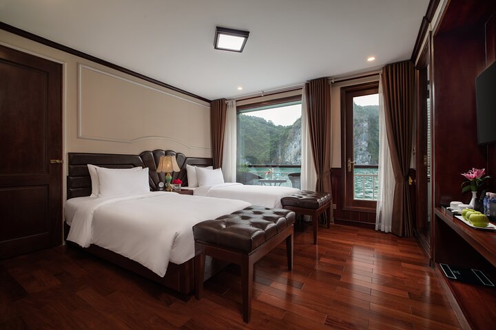 Luxury 5 Star Cruise in Halong Bay & Lan Ha Bay (2 Days Tour)