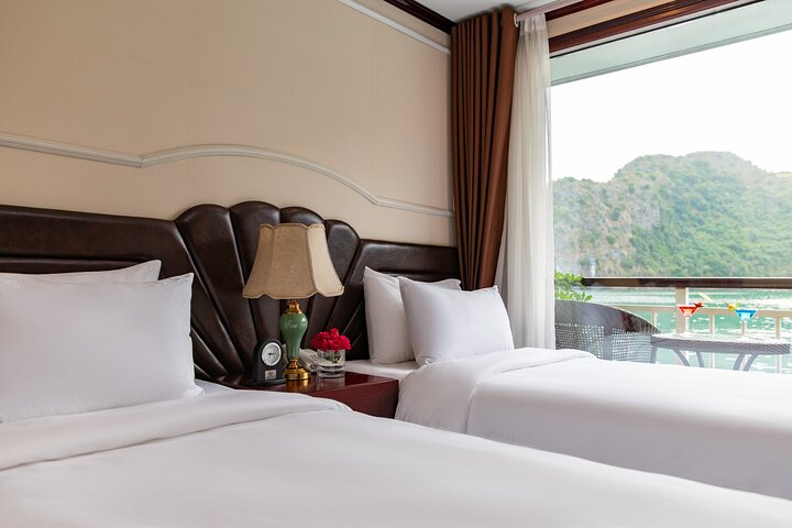 Luxury 5 Star Cruise in Halong Bay & Lan Ha Bay (2 Days Tour)
