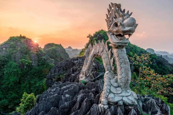 Luxury Bai Dinh Pagoda ,Trang An Boat Trip & Mua Cave 1 Day Trip