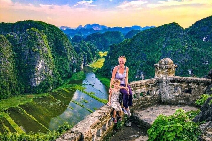 Luxury Bai Dinh Pagoda ,Trang An Boat Trip & Mua Cave 1 Day Trip