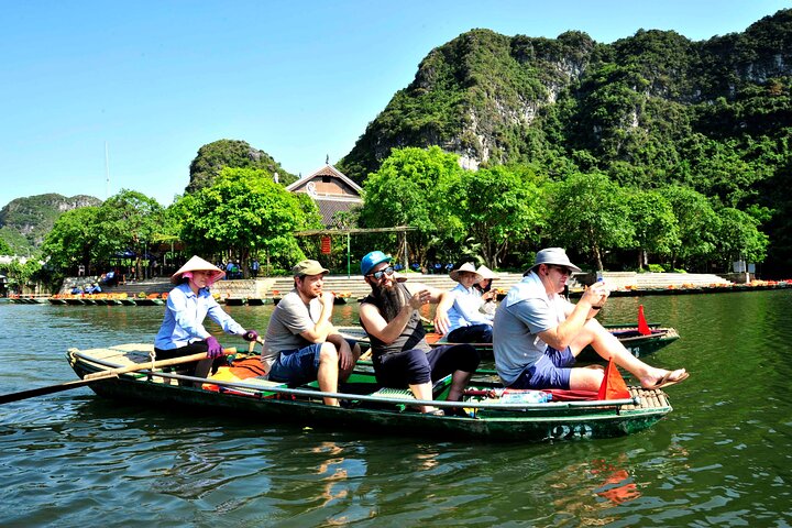 Luxury Bai Dinh Pagoda ,Trang An Boat Trip & Mua Cave 1 Day Trip