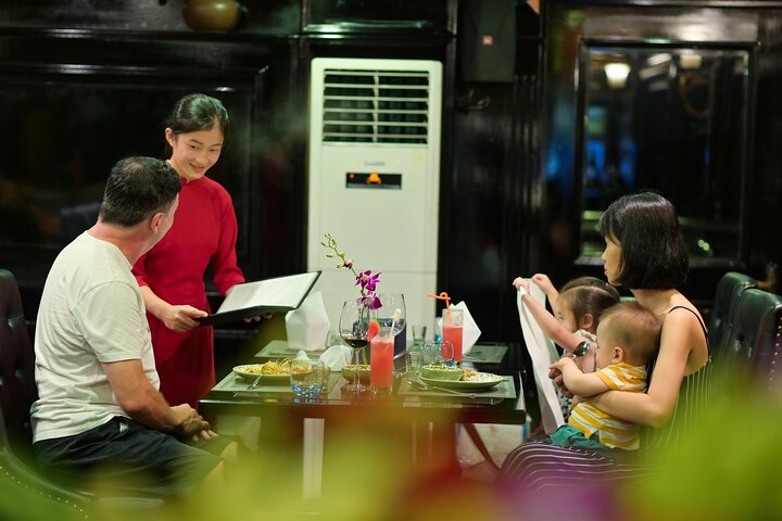 Luxury Boutique Cruise in Halong & Lan Ha Bay (2D1N)