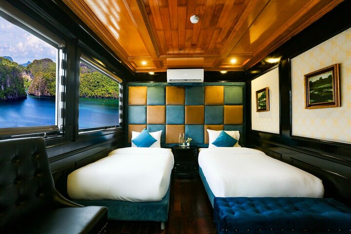 Luxury Boutique Cruise in Halong & Lan Ha Bay (2D1N)
